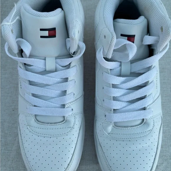 Tommy Hilfiger White Sneakers Modern Style - Picture 4 of 14